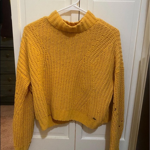 Hollister Top - Picture 1 of 2